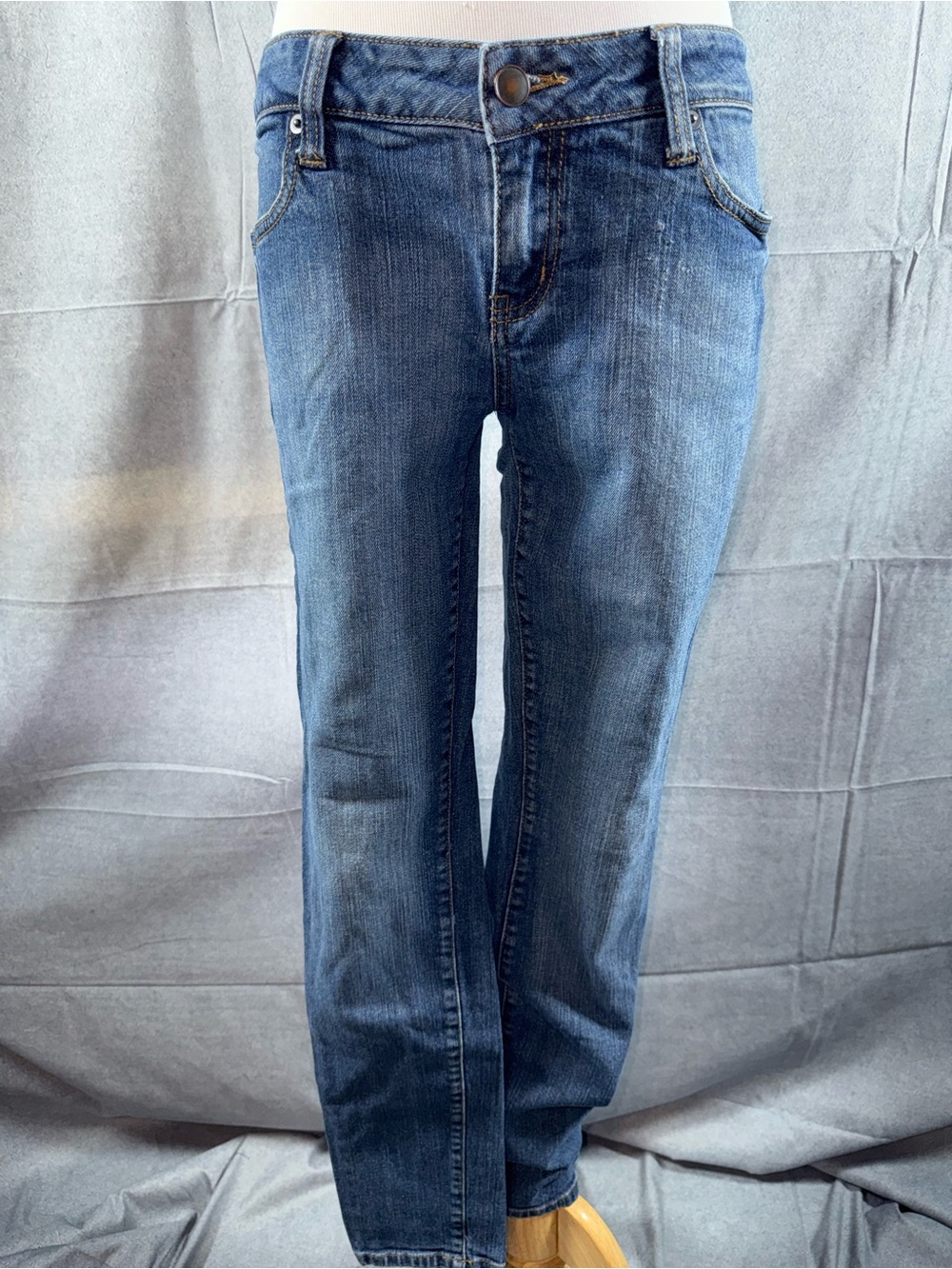 2860-Forever 21 Women's Mid-Blue Straight Leg Jeans